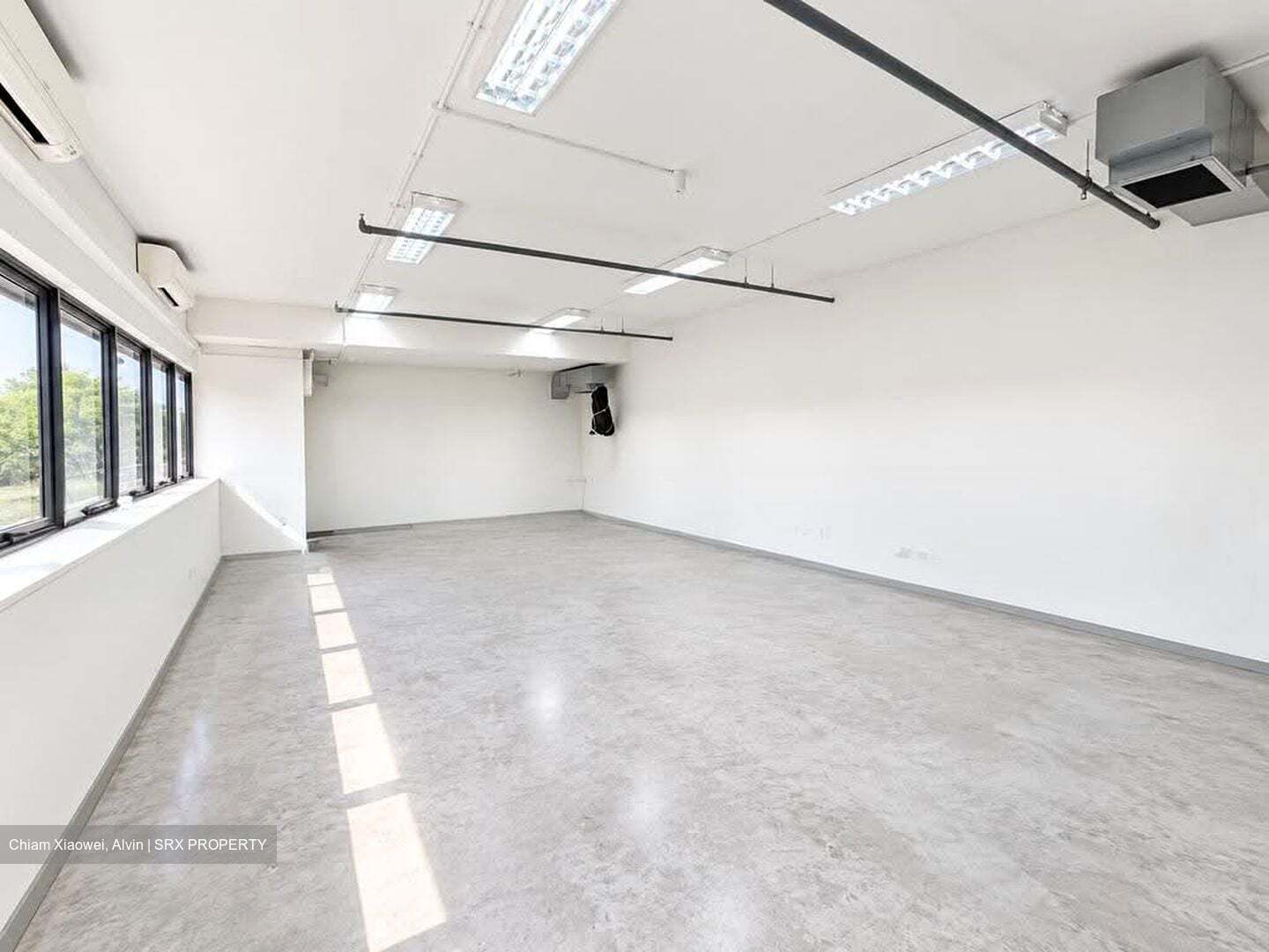Carros Centre (D25), Factory #618128391